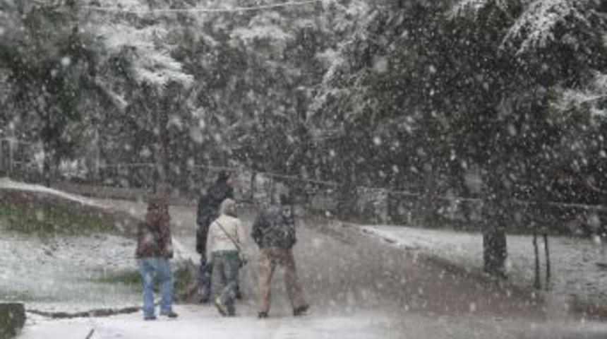 Bursa&rsquo;ya Yılın Ilk Karı Yağdı