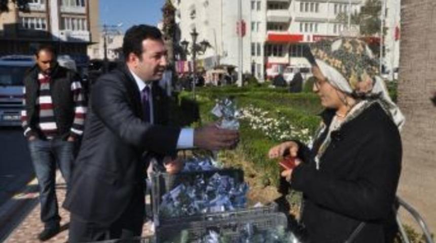 Yıldırım, &ldquo;yeşil Torbalı İ&ccedil;in Fidan Dağıttı