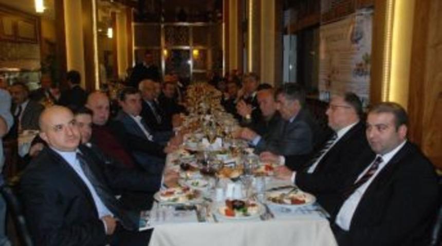 Eybilder &Uuml;yeleri Yemekte Bir Araya Geldi