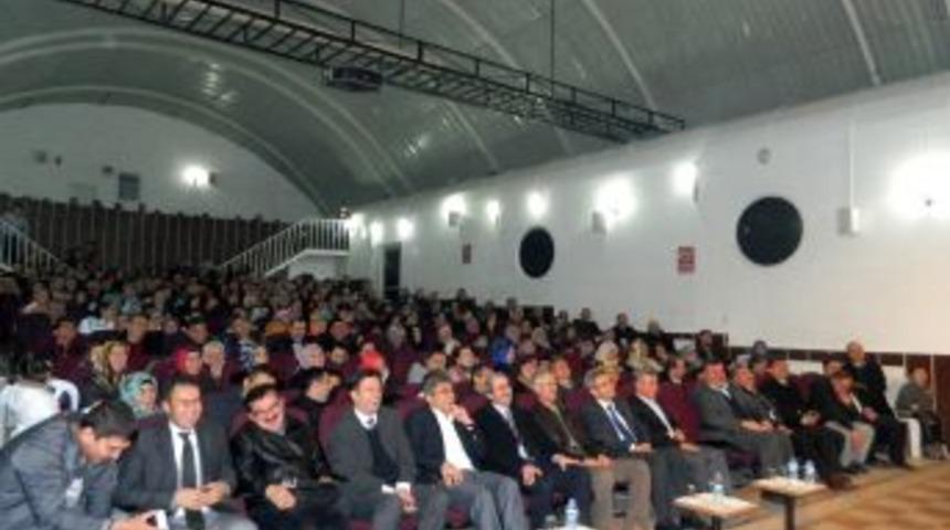 Acıpayam'da 'Aile Ve Gen&ccedil;lik Eğitimi' Konferansı D&uuml;zenlendi