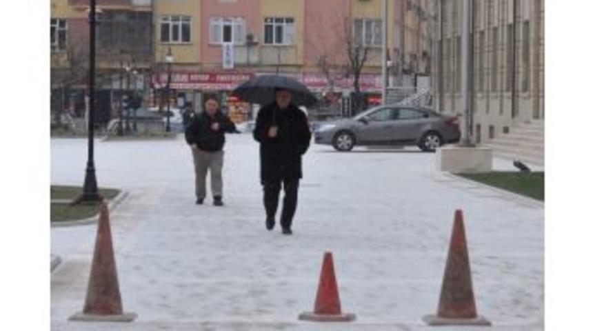 Eskişehir&rsquo;e Yılın İlk Karı D&uuml;şt&uuml;