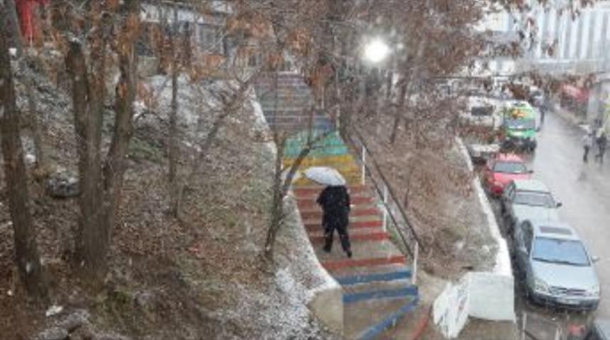 Tunceli&rsquo;ne Mevsimin Ilk Karı Yağdı