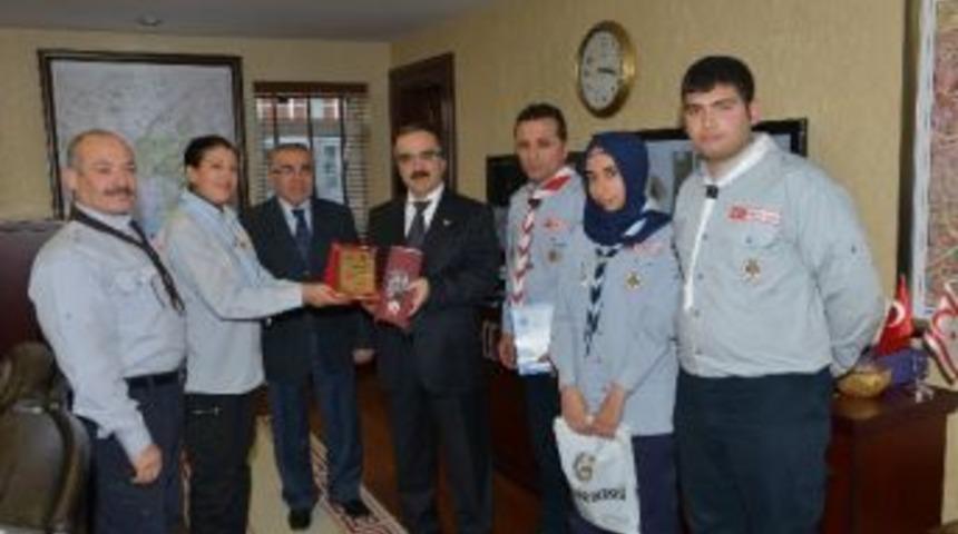 İzcilerden Vali Coş'a Ziyaret