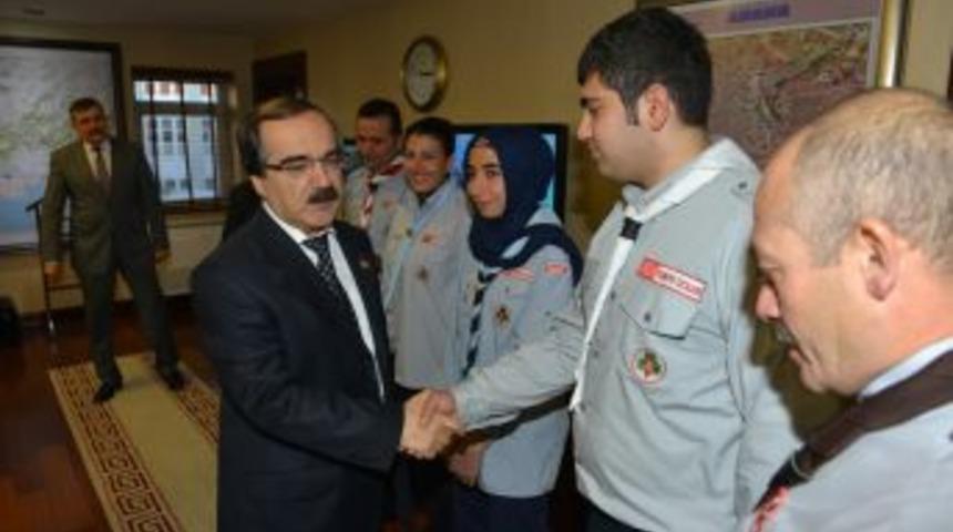 İzcilerden Vali Coş&rsquo;a Ziyaret