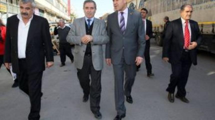 Başkan S&ouml;zl&uuml;, Toptancı Esnafını Dinledi