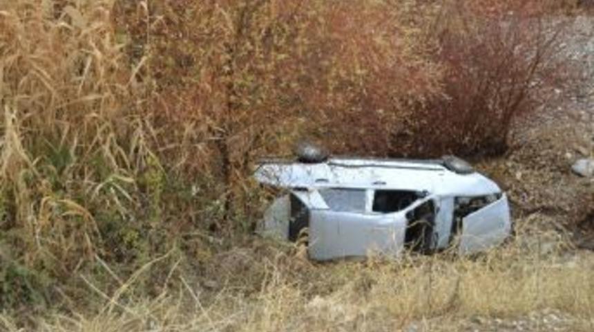 Otomobil K&ouml;pr&uuml;den Aşağı U&ccedil;tu: 3 Yaralı