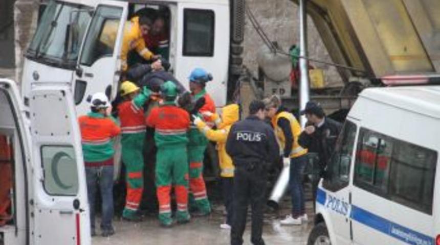 Damperin Pistonu Kırılan Kamyon S&uuml;r&uuml;c&uuml;s&uuml; Yaralandı