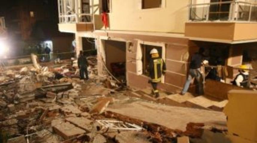 İzmir'deki Patlamanın Nedeni Araştırılıyor