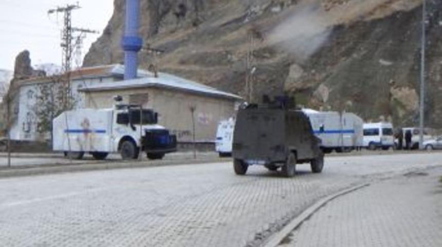 Hakkari'deizinsiz G&ouml;steri