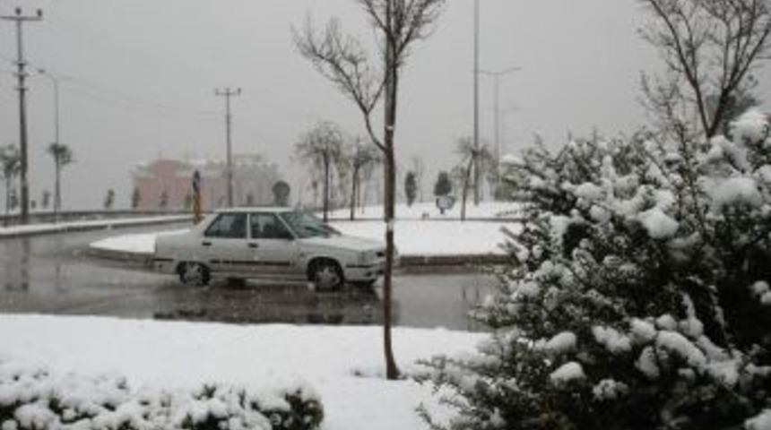 Kocaeli'nin Y&uuml;ksek Kesimleri Beyaza B&uuml;r&uuml;nd&uuml;