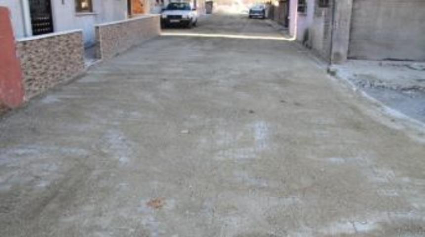 Akyazı Belediyesi &Ouml;rnek Sokak &Ccedil;alışmalarına Devam Ediyor