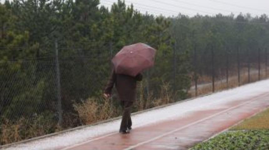 Ankara'da Kar Yağışı Y&uuml;ksek Kesimlerde Etkisini G&ouml;sterdi