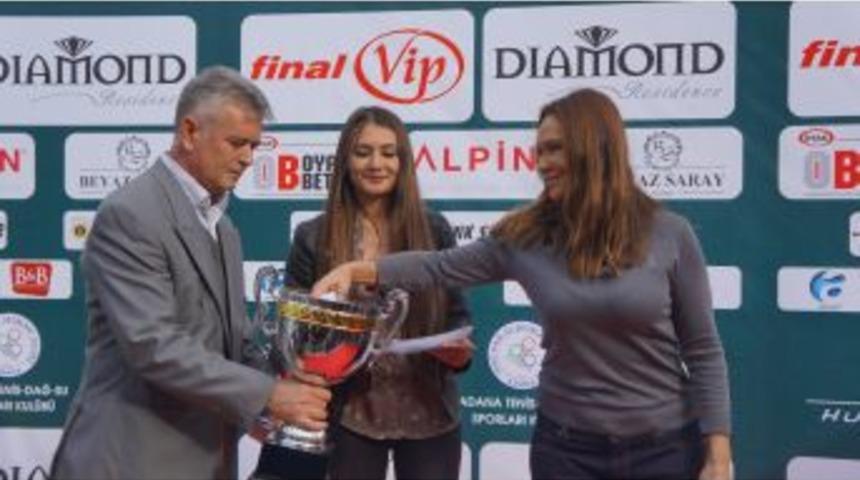 H&uuml;lya CUP'ın Şampiyonları Kupalarını Aldı