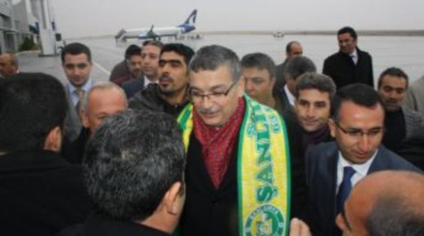 Bakan &Ccedil;elik, B&uuml;y&uuml;kşehir Adayı G&uuml;ven&ccedil;'le Şanlıurfa&rsquo;ya Geldi