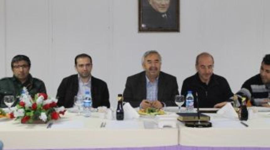 Ulaştırma, Denizcilik Ve Haberleşme Bakanlığı M&uuml;steşarı Habip Soluk, Yozgat&rsquo;ta Hızlı Tren Yolu İnşaatını Gezdi