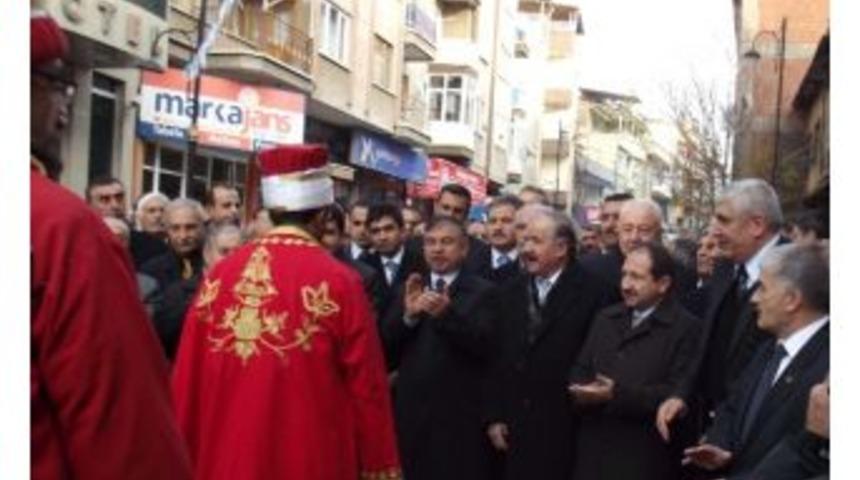 Bakan Yılmaz, Birlik Vakfı Malatya Şubesi A&ccedil;ılışına Katıldı