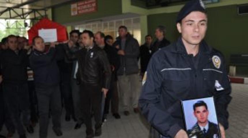 Polis Memuru Kansere Yenik D&uuml;şt&uuml;