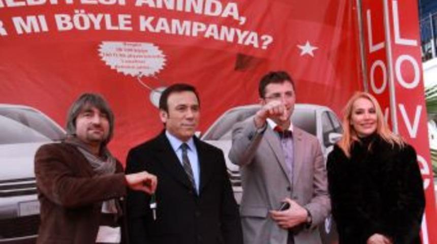 Lovelet Outlet AVM&rsquo;den Araba Kazanan Talihliler, Otomobillerini Teslim Aldı