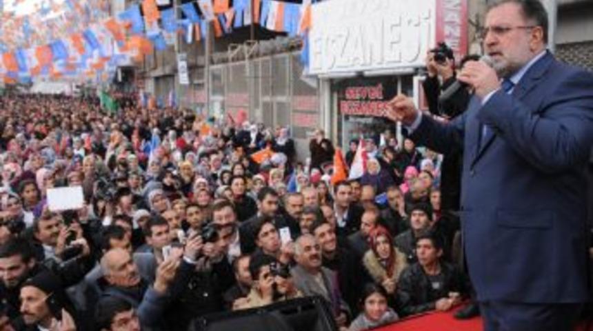 Van B&uuml;y&uuml;kşehir Belediye Başkan Adayı G&uuml;la&ccedil;ar'a Karşılama Mitingi