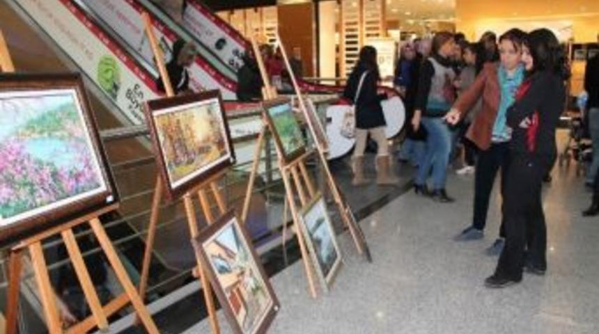 Diyarbakır'da Sokak &Ccedil;ocukları Yararına Resim Sergisi A&ccedil;ıldı