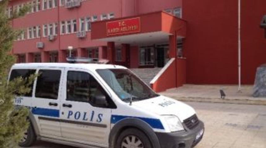 Mobilya Mağazasına Giren Hırsızlık Zanlıları Yakalandı