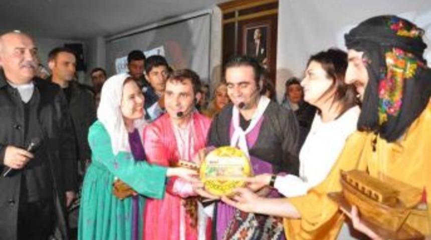 '&Ccedil;ok G&uuml;zel Hareketler Bunlar' Ekibi, Şırnaklı Gen&ccedil;lerle Buluştu