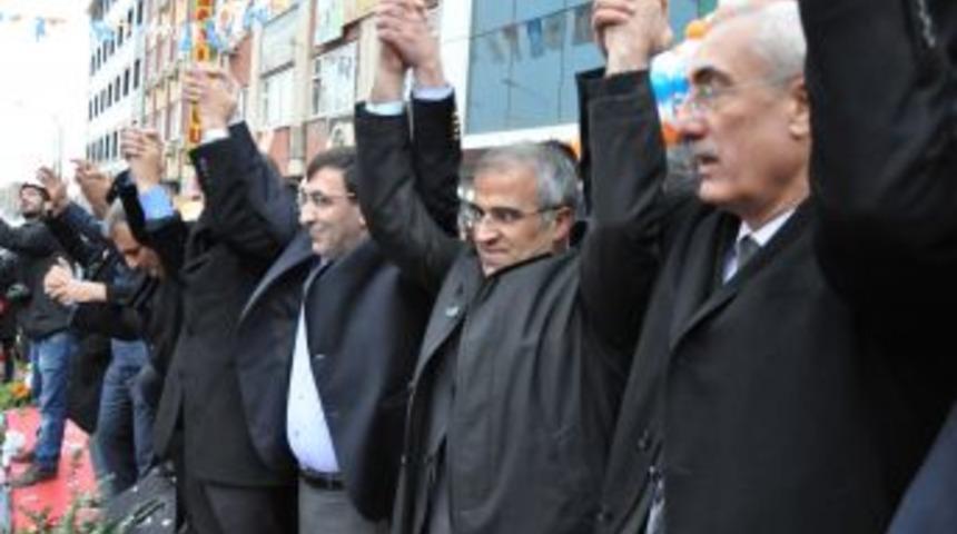 Kalkınma Bakanı Cevdet Yılmaz Bing&ouml;l Belediye Başkan Adayını Tanıttı