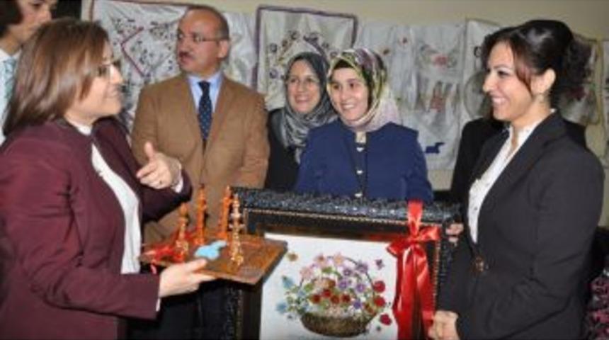 Bakan Fatma Şahin, Miniklerden Başkanlık Yarışı I&ccedil;in Dua Istedi