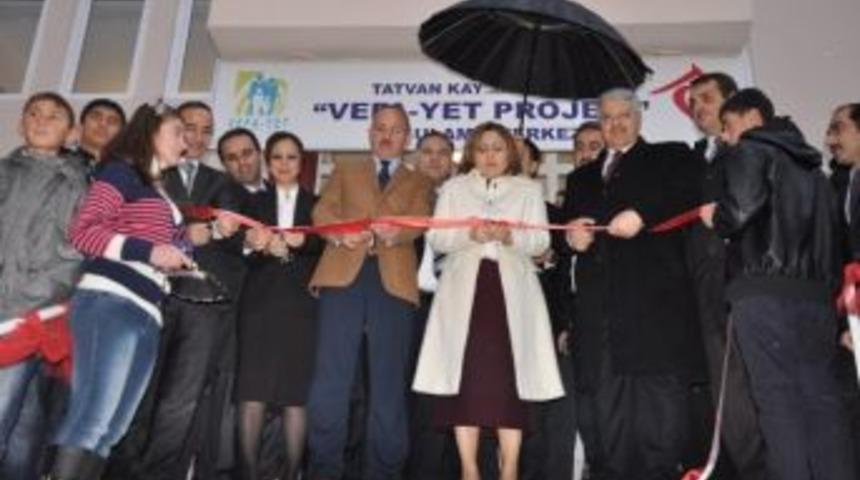 Bakan Şahin Tatvan&rsquo;da A&ccedil;ılışlara Katıldı