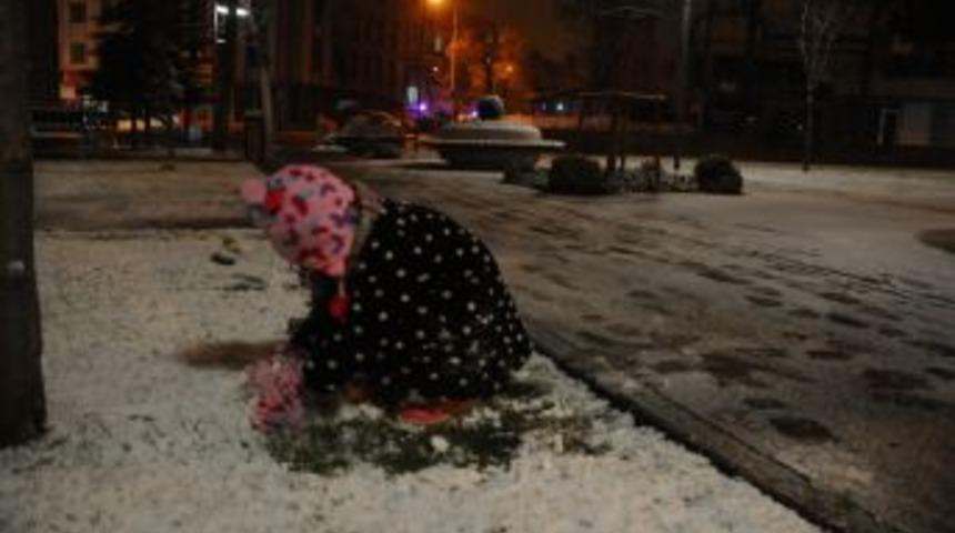 &Ccedil;orum'a Yılın Ilk Karı Yağdı