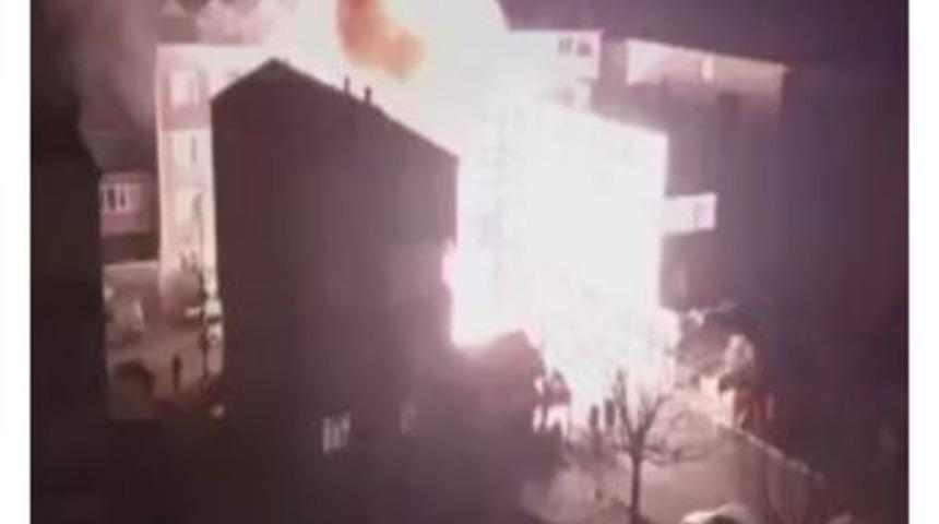 Dehşet Dakikaları Yaşatan Trafo Patlaması Kamerada