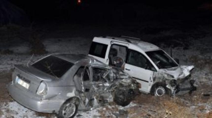 Kırıkkale&rsquo;de Trafik Kazası 1 &Ouml;l&uuml; 3 Yaralı.