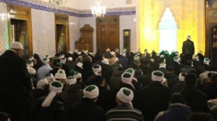 Hacı Bayram&rsquo;da &ldquo;mazlum M&uuml;sl&uuml;manlar&rdquo; İ&ccedil;in Tehecc&uuml;d Namazı