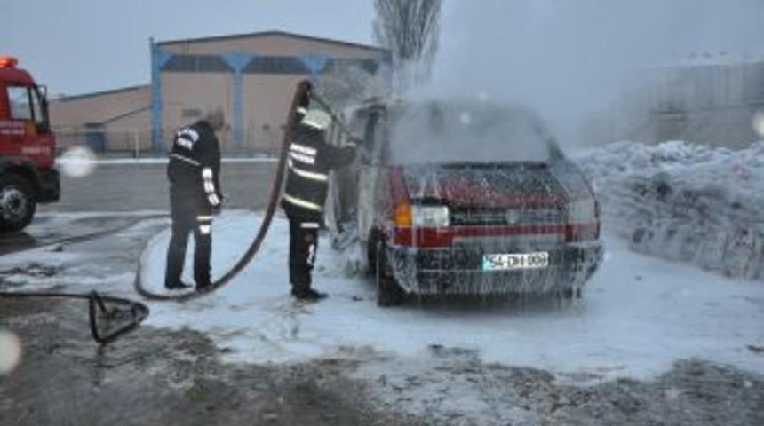 İ&ccedil;inde &Uuml;ş&uuml;memek I&ccedil;in Isıtıcı Yakılan Minib&uuml;s Yandı