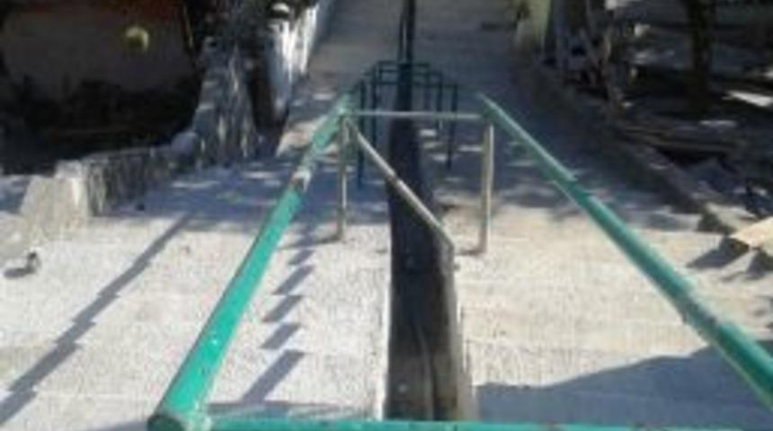 İzmit&rsquo;te 30 Sokakta Merdiven &Ccedil;alışması Yapıldı