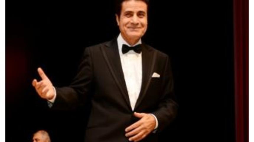 Zekai Tunca, Kulakların Pasını Sildi