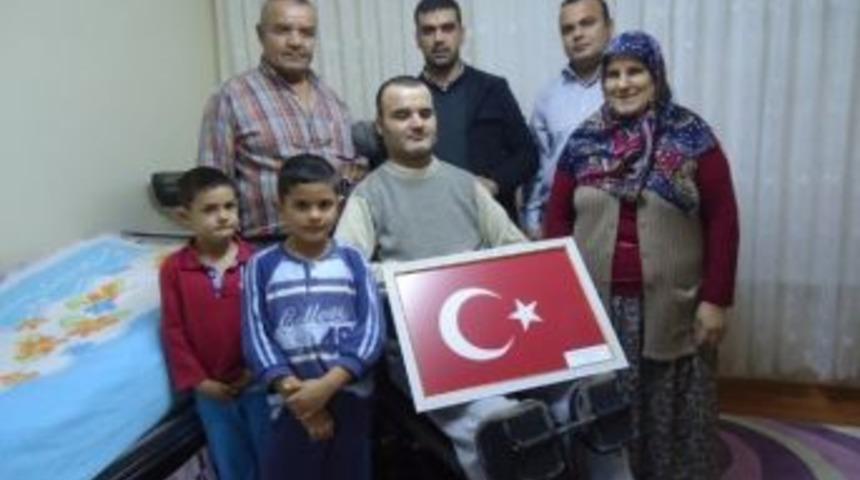 &Uuml;&ccedil; Nesil Gazi Ailesine Ziyaret