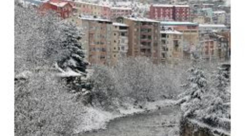 G&uuml;m&uuml;şhane&rsquo;de Kar Yağışı