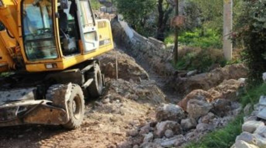 Eski Karaburun&rsquo;un Alt Yapısı Yenileniyor