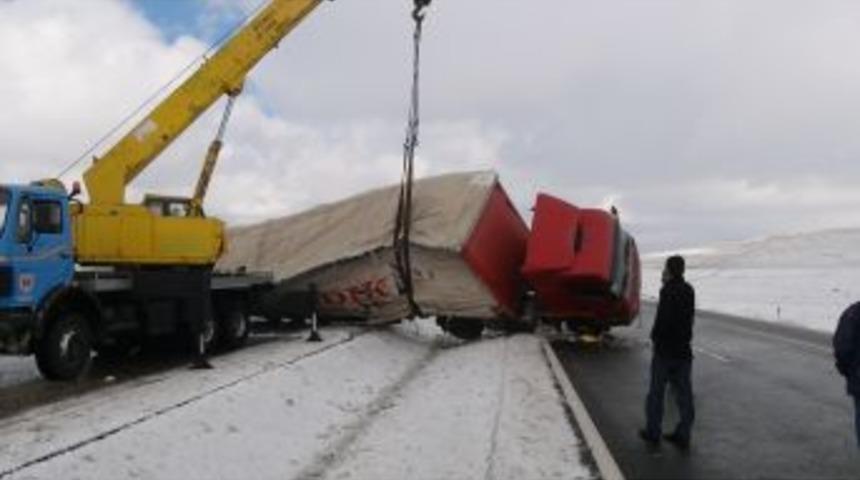 Aksaray&rsquo;da Trafik Kazalarında 1 Kişi &Ouml;ld&uuml;, 8 Kişi Yaralandı