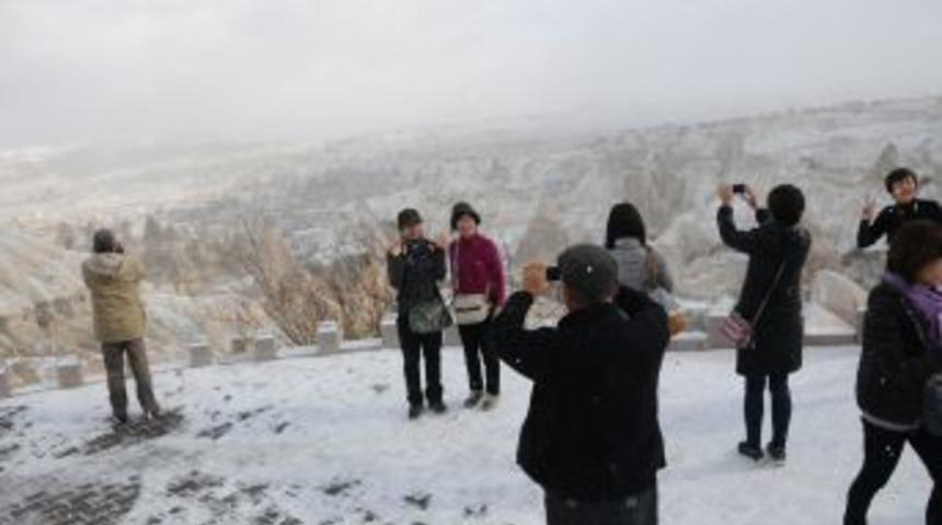 Kapadokya&rsquo;ya Kış Mevsiminin Ilk Karı Yağdı