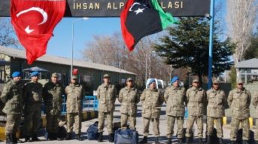 Libya Askeri Eğitime Hazır