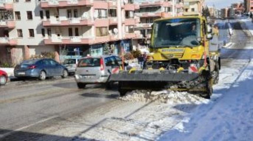 Başkent&rsquo;te Karla M&uuml;cadele