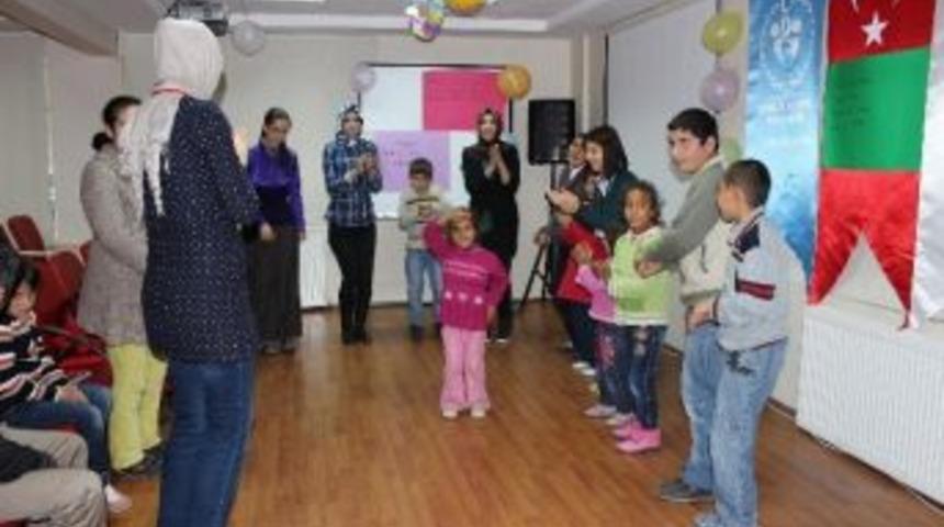 Engelli &Ccedil;ocukların Halay Keyfi