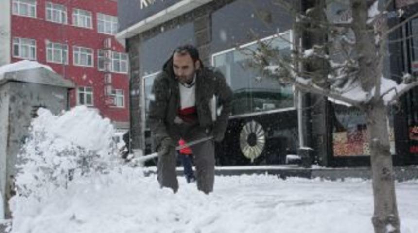 Kars Ve Sarıkamış'ta Kar Kalınlığı 40 Santimetreyi Buldu