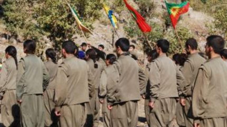 Dağa &Ccedil;ıkan Yakınlarını Kendi Elleriyle Teslim Ediyorlar