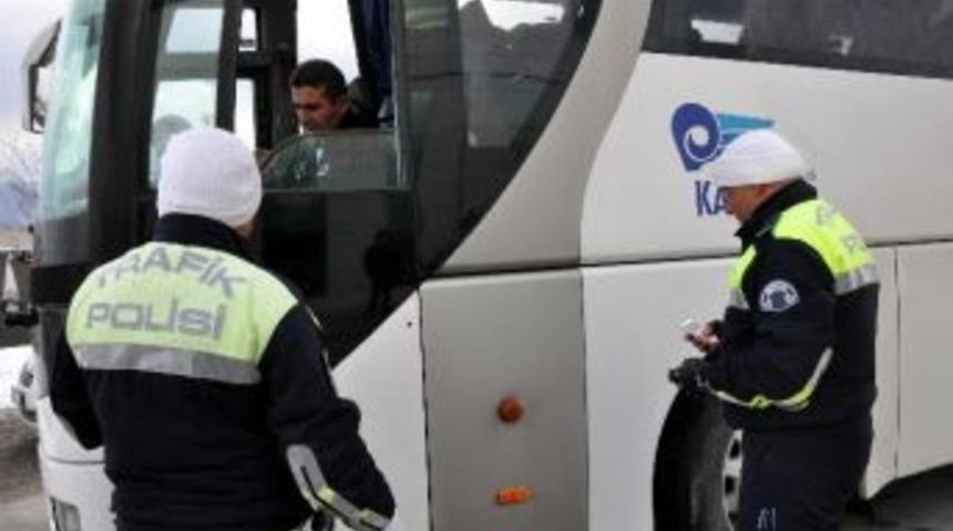 Bolu&rsquo;da Yolcu Otob&uuml;slerinin Kış Lastikleri Kontrol Edildi