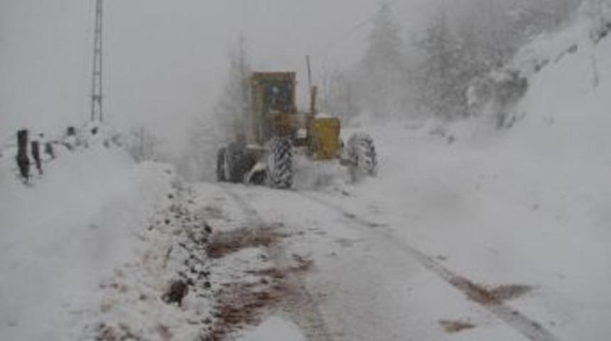 Bartın'da 170 K&ouml;y Yolu Ulaşıma Kapandı
