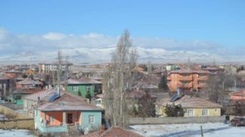 Kulu&rsquo;ya Yılın İlk Karı Yağdı