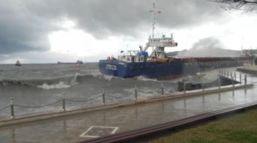 Gemiyi Kurtarma &Ccedil;alışması Sonu&ccedil;suz Kaldı